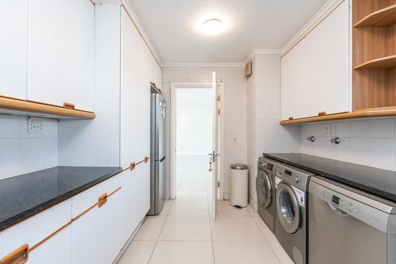 2 Bedroom Property for Sale in Sea Point Western Cape